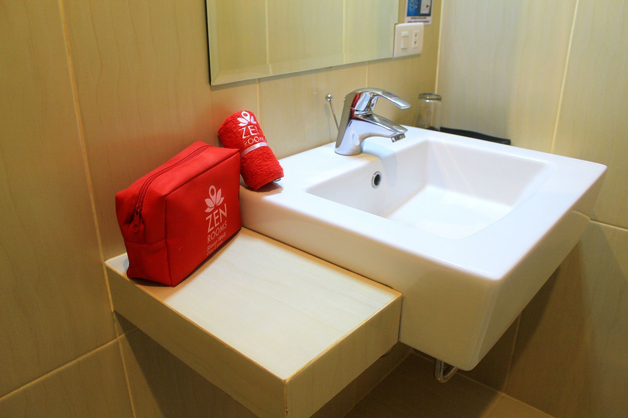 Zen Rooms Bukit Tunggul 万隆 外观 照片